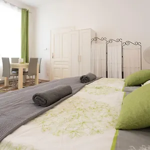 belvedere-palace-green-heart-studio.vienna-besthotels.com/